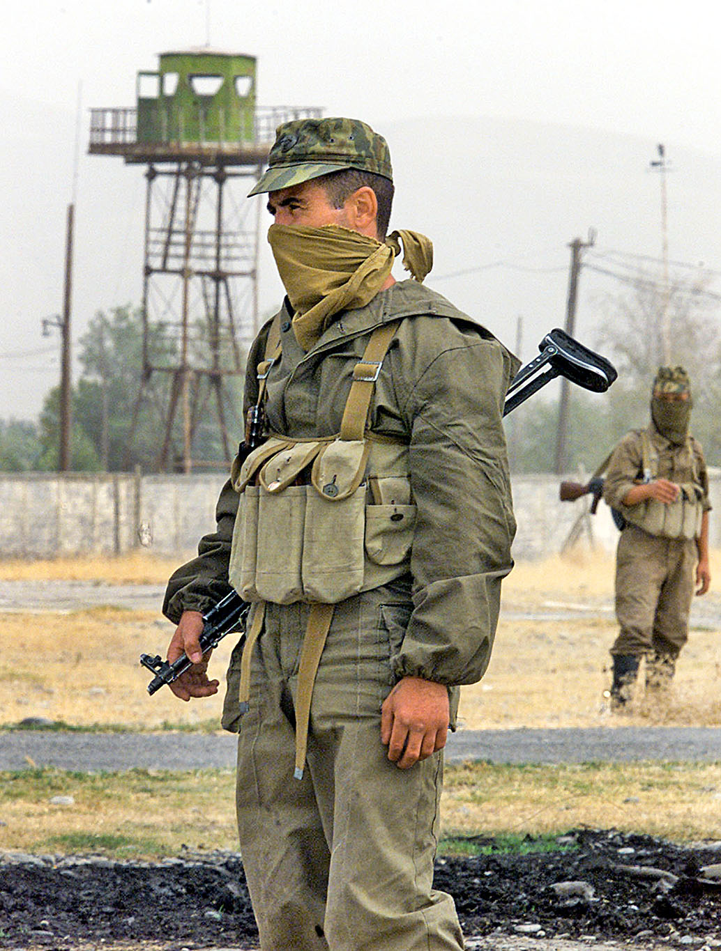 Orosz katona Tádzsikisztán és Afganisztán határán
