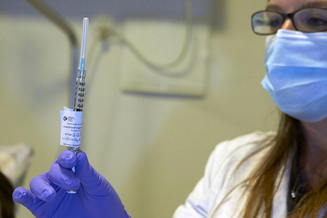 Svájcban is kísérleteznek az ebola ellni védőoltással. 