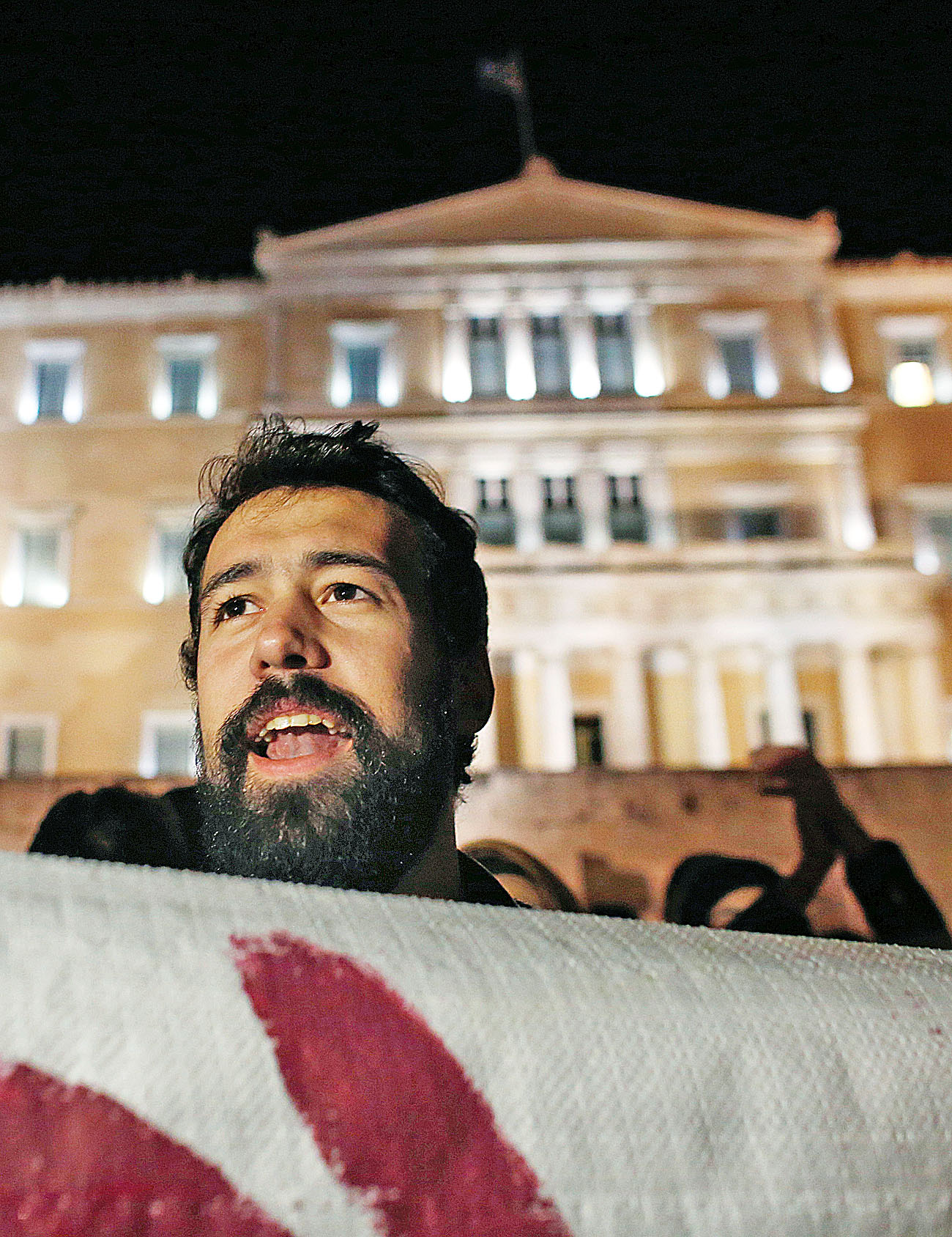 Athén: kormánypárti tüntetés a parlamentnél