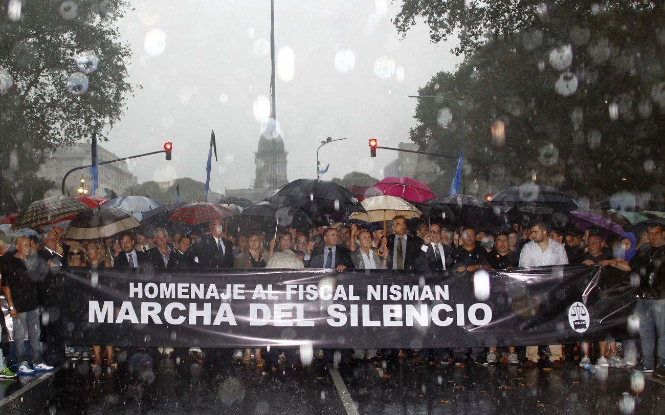 Az eső ellenére több százezren mentek el tüntetni