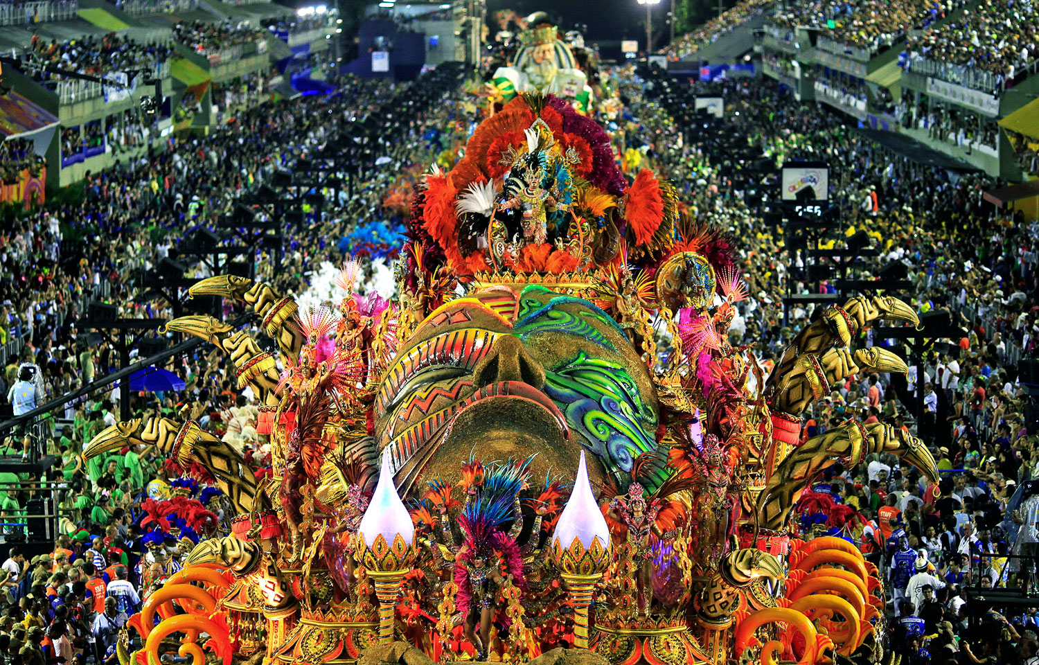 A Kolibri szambaiskola parádéja a riói karneválon