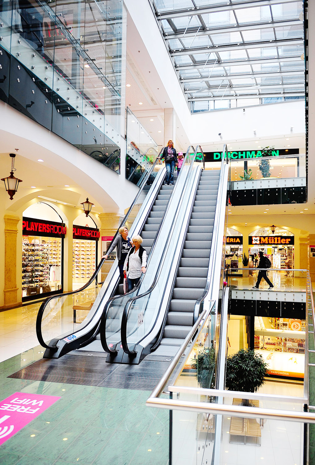 Még egyeztetnek bérlőikkel a bevásárlóközpontok