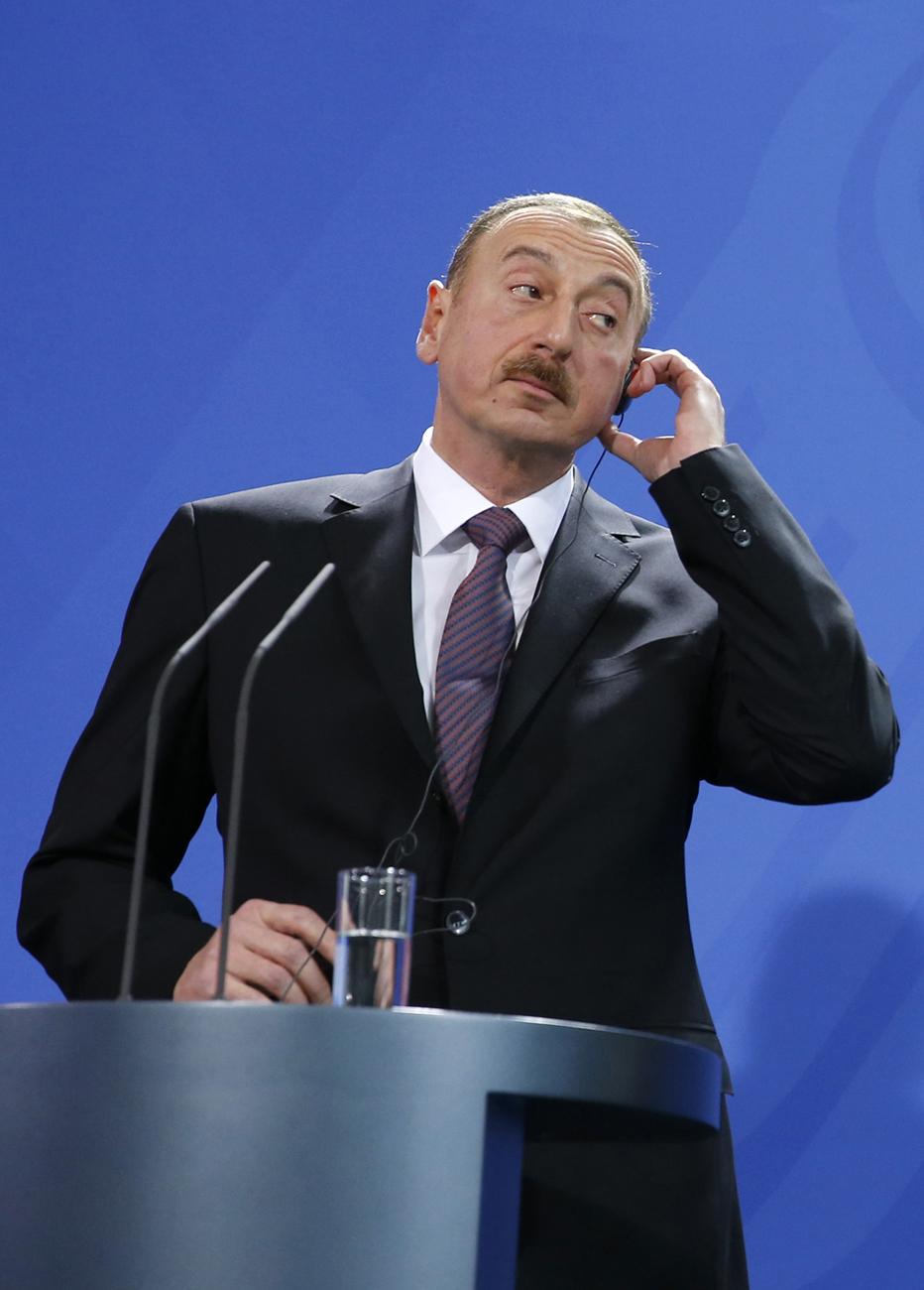 Ilham Aliyev azeri elnök. Hónapokig bizonygatták, hogy hogy stabil a manat