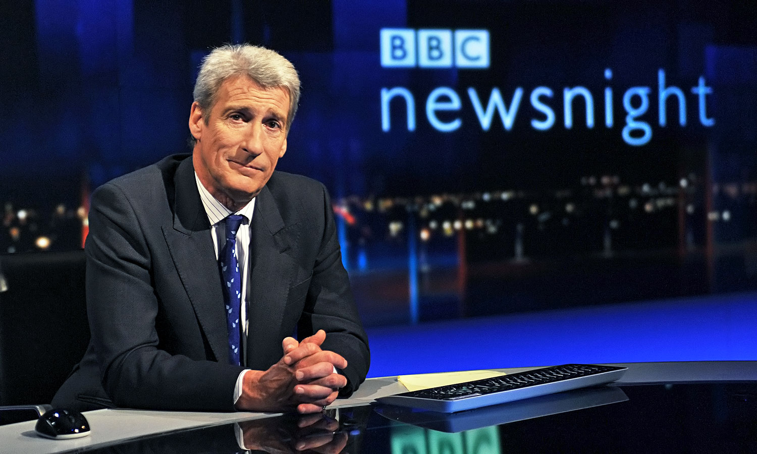 Jeremy Paxman, a BBC műsorvezetője, „a politikusok réme”