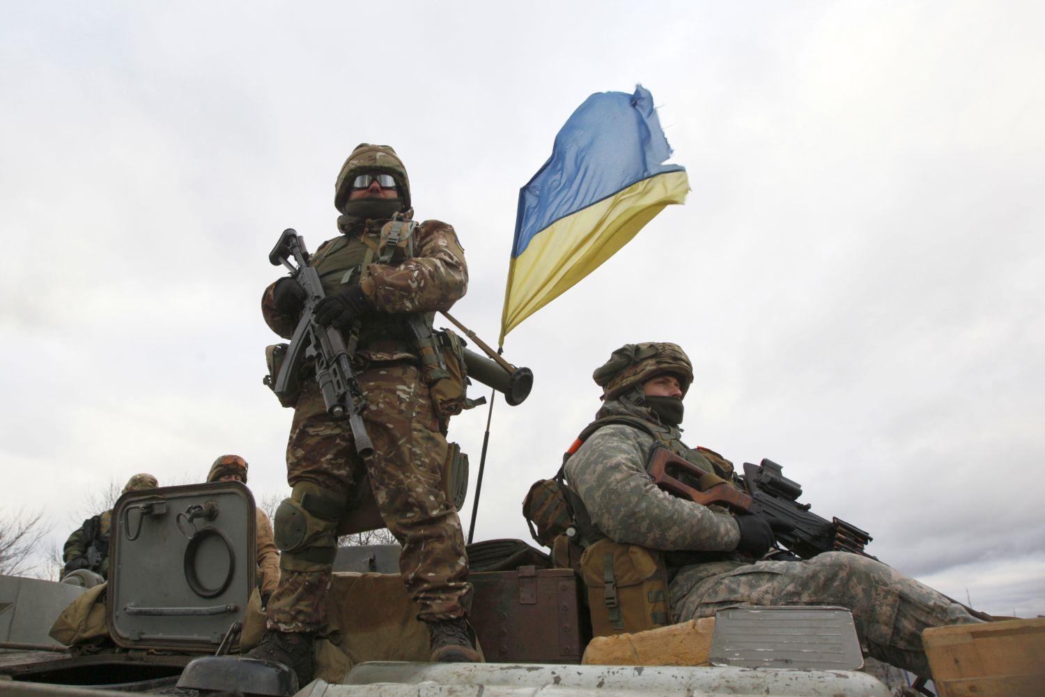 Ukrán katonák a kelet-ukrajnai Debalceve térségében decemberben