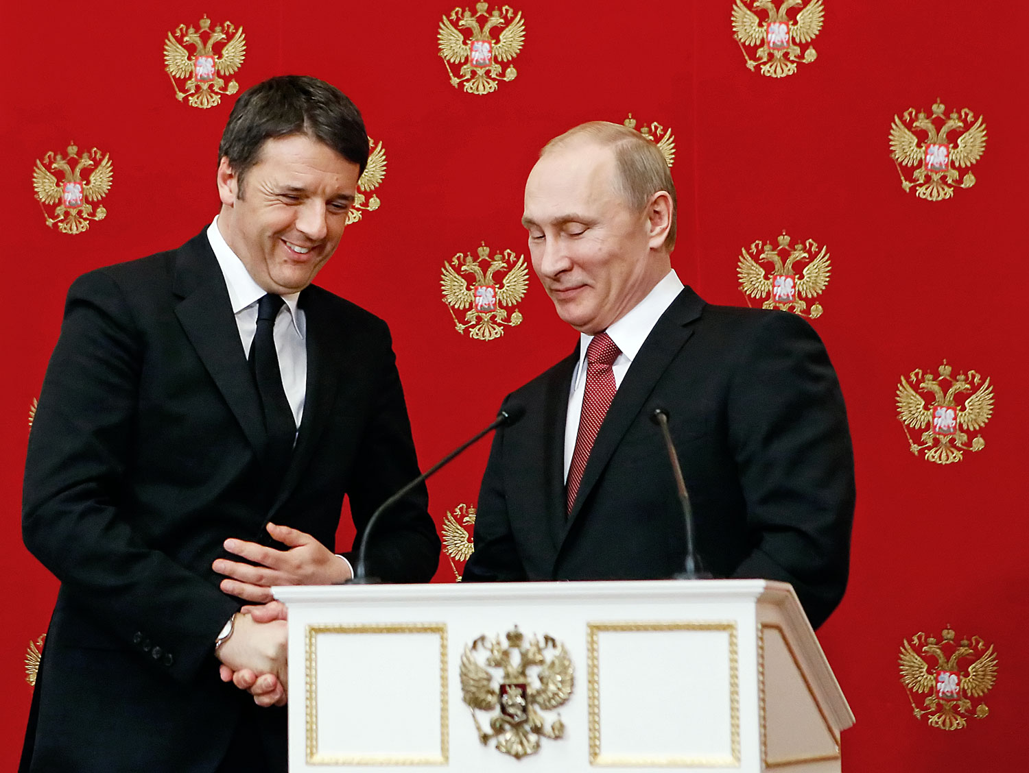 Renzi és Putyin a tárgyalásuk utáni moszkvai sajtóértekezleten