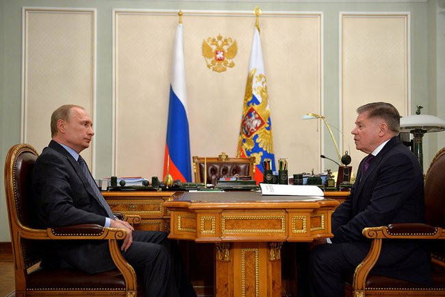 Vlagyimir Putyin a legfelsőbb bíróság elnökével
