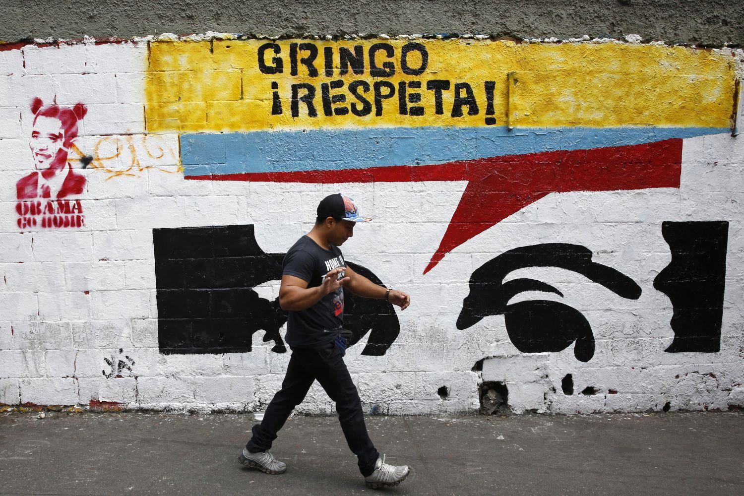 Graffiti Caracasban. Több tiszteletet követelnek