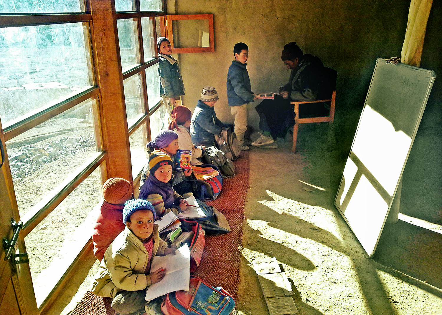 Kőrösi Csoma falujában, a napiskolában rajzolni is tanulnak a tibeti gyerekek
