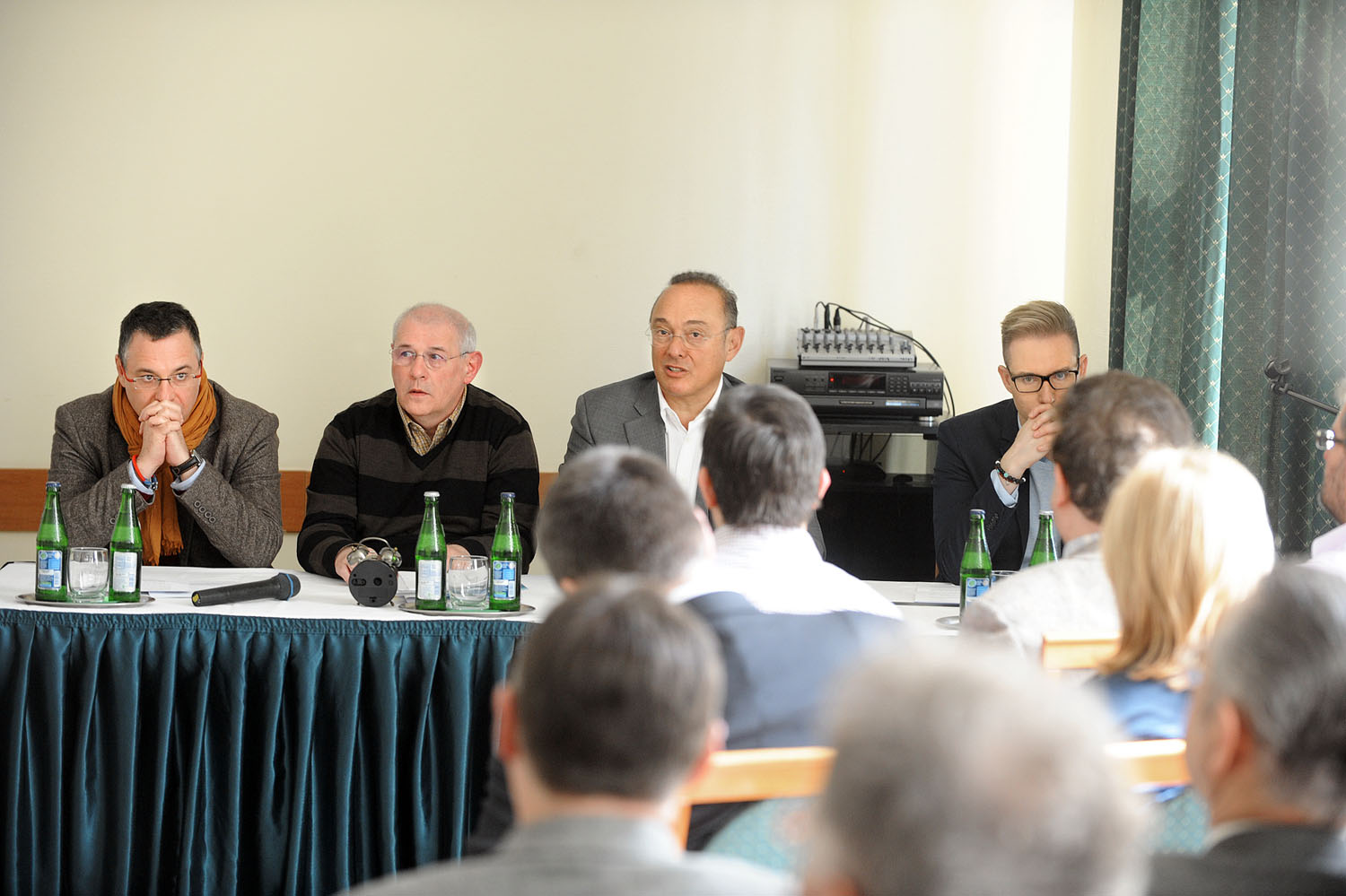 Négyen a felszólalók közül: Braun Róbert, Bánfalvi István, a LÉT munkacsoport vezetője, Szekeres Imre és Lakner Zoltán 