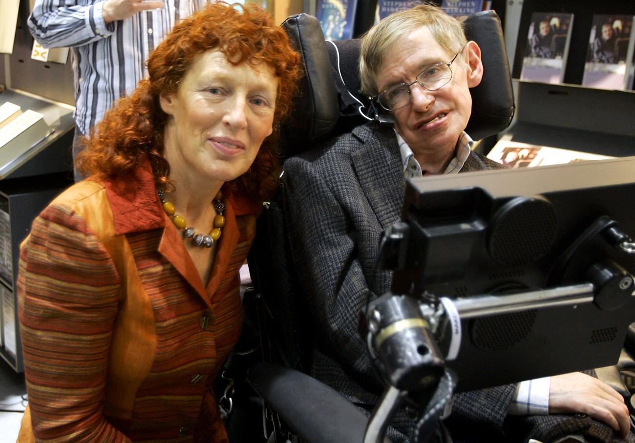 Hawking a volt feleségével, Elaine-nel 2005-ben - nem minden zseni magányos