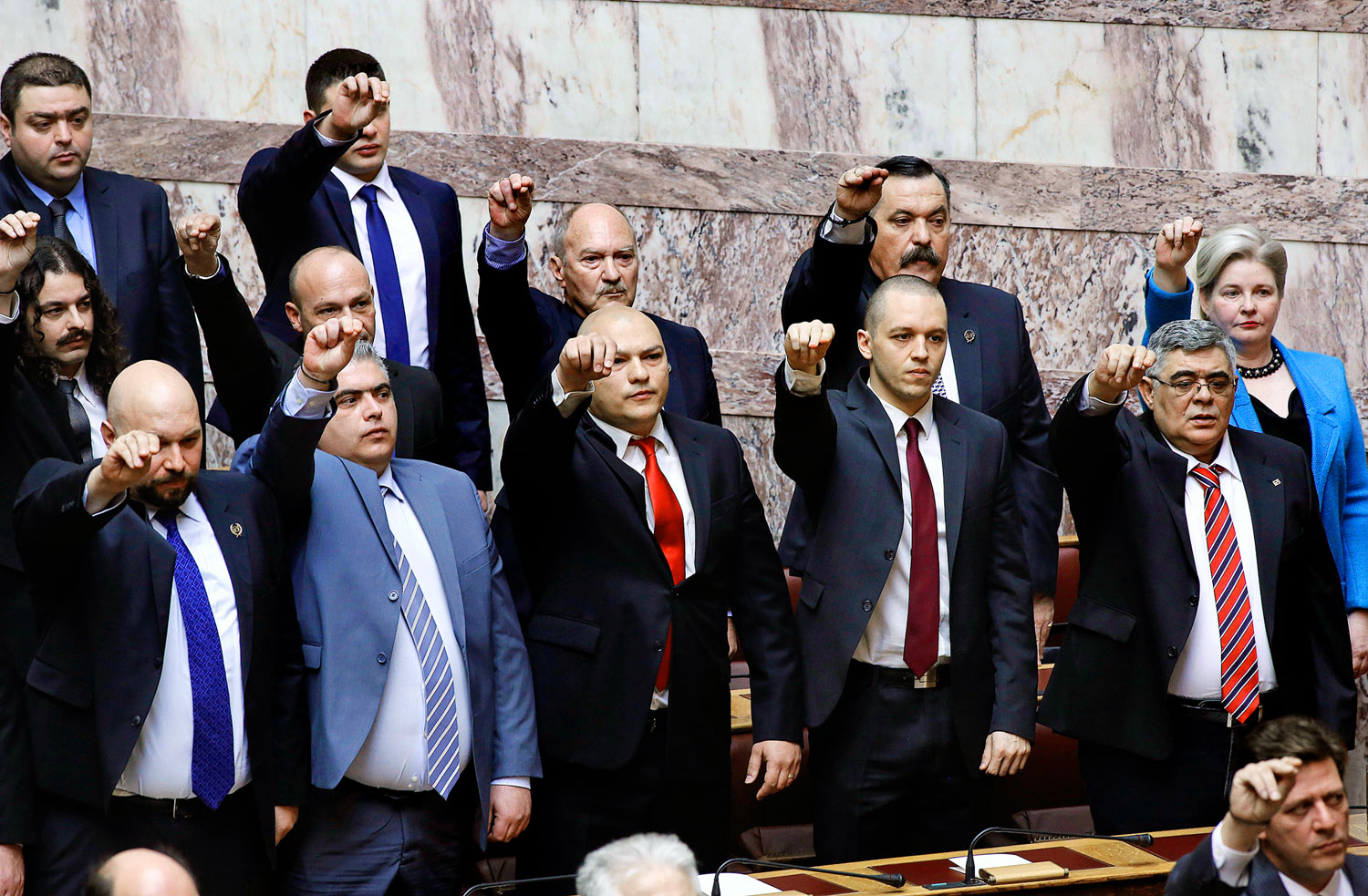 Még szabadlábon: az Arany Hajnal képviselői február 5-én az athéni parlamentben
