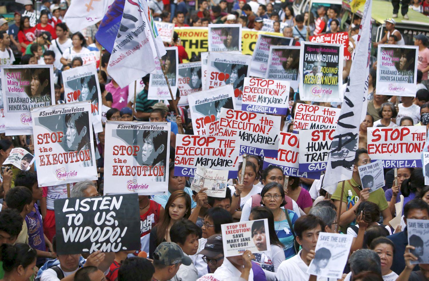 A tüntetők az indonéz nagykövetség elé vonultak a fülöp-szigeteki Makatiban tegnap