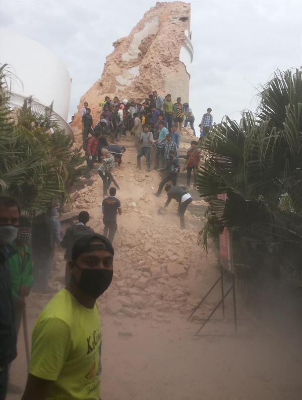 A Dharahara összedőlt épülete