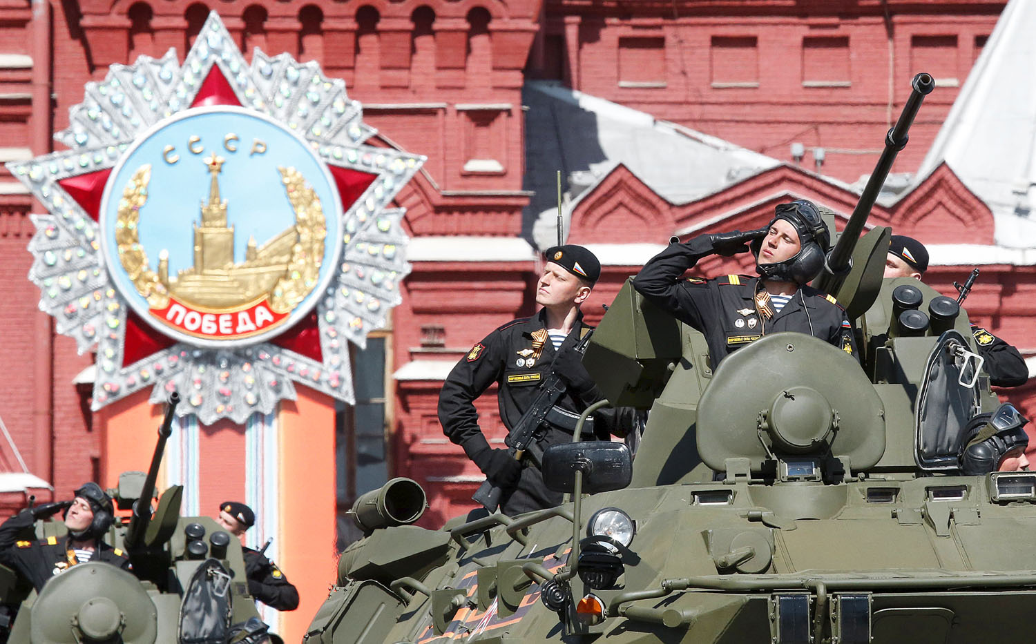 Főpróba a Vörös téren. Nagy ünnep készül a nagy győzelem 70. évfordulójára