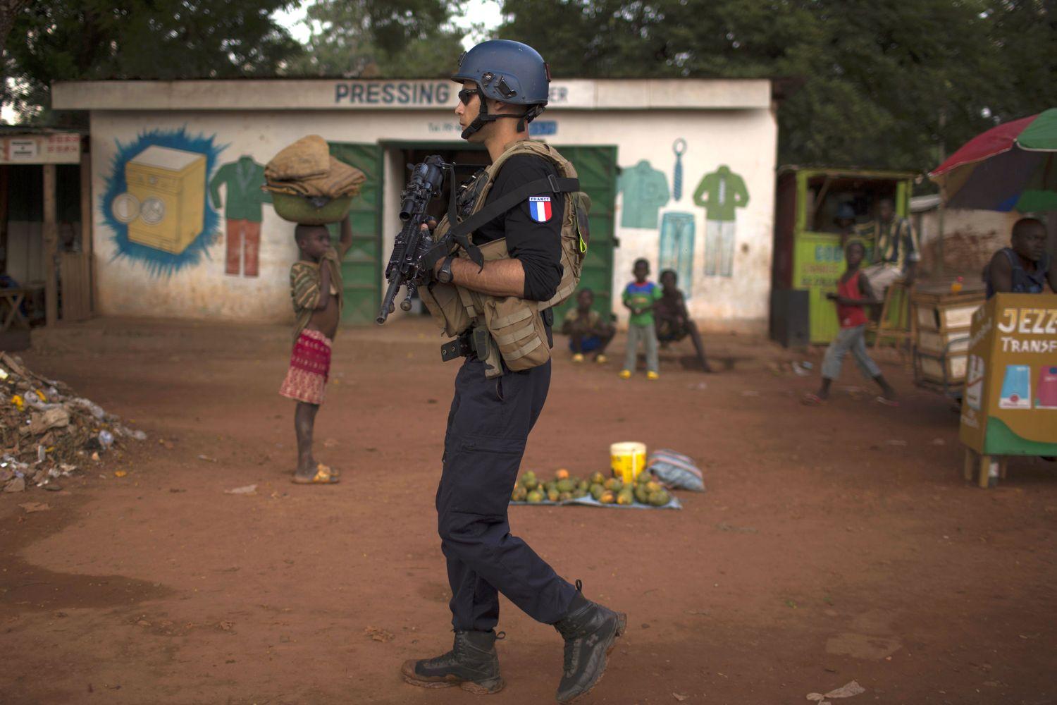 Banguiban járőröző katona