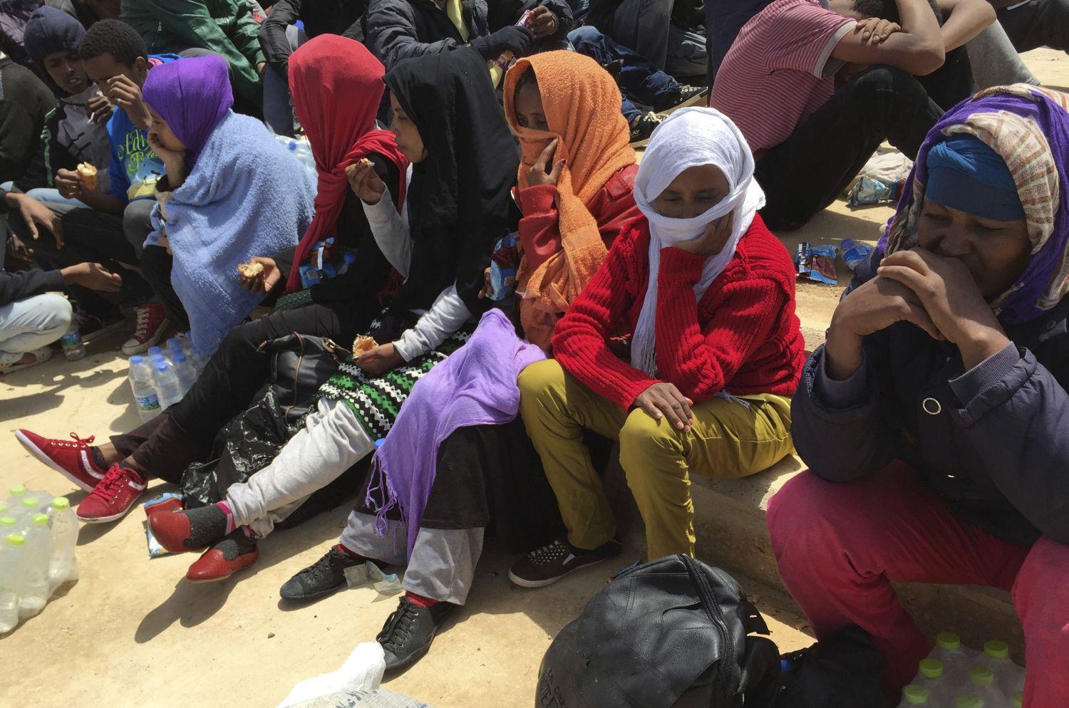  Majdnem 600 afrikai migránst fogtak el Líbiában a múlt héten, köztük terhes nőket és 18 gyereket, akik egy halászhajón próbáltak eljutni Európába