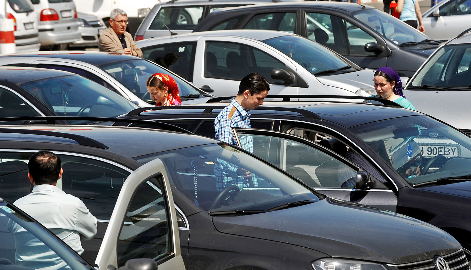 A parkolóban rengeteg magyar van, de nem Magyarországról érkeztek