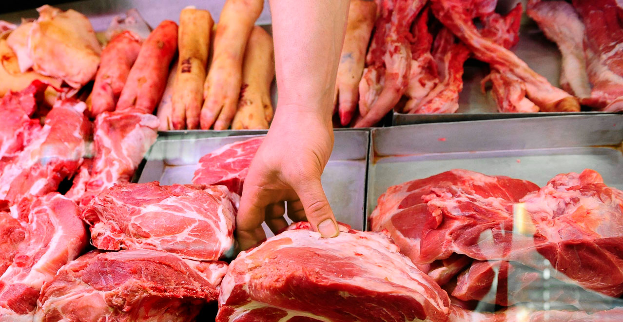 Ha csak az áruházakon múlik, akkor januártól olcsóbb lesz a sertéshús
