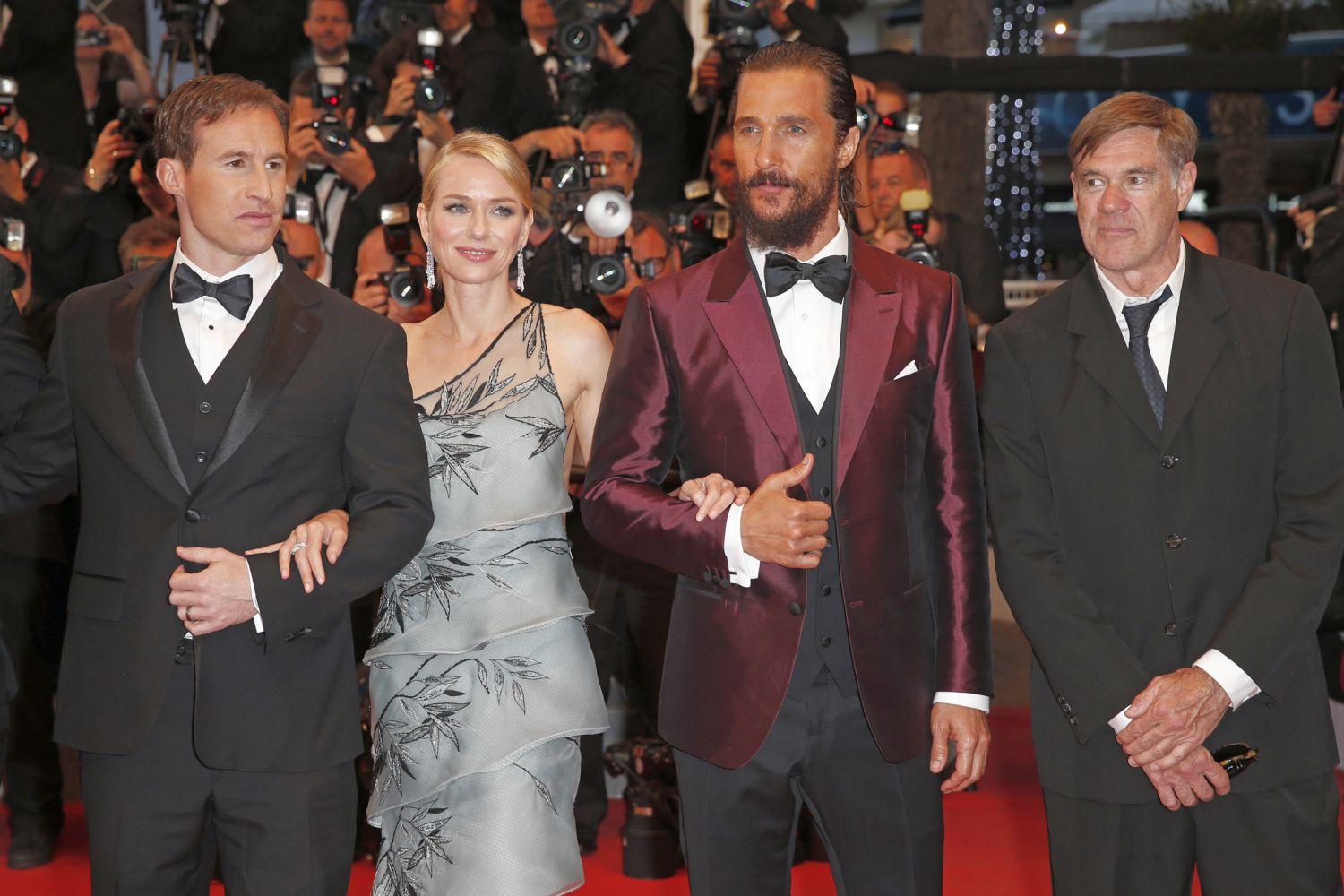 Gus Van Sant rendező (jobbra), Matthew McConaughey (jobbról a második),Naomi Watts (balról a második) és Chris Sparling forgatókönyvíró (balra)