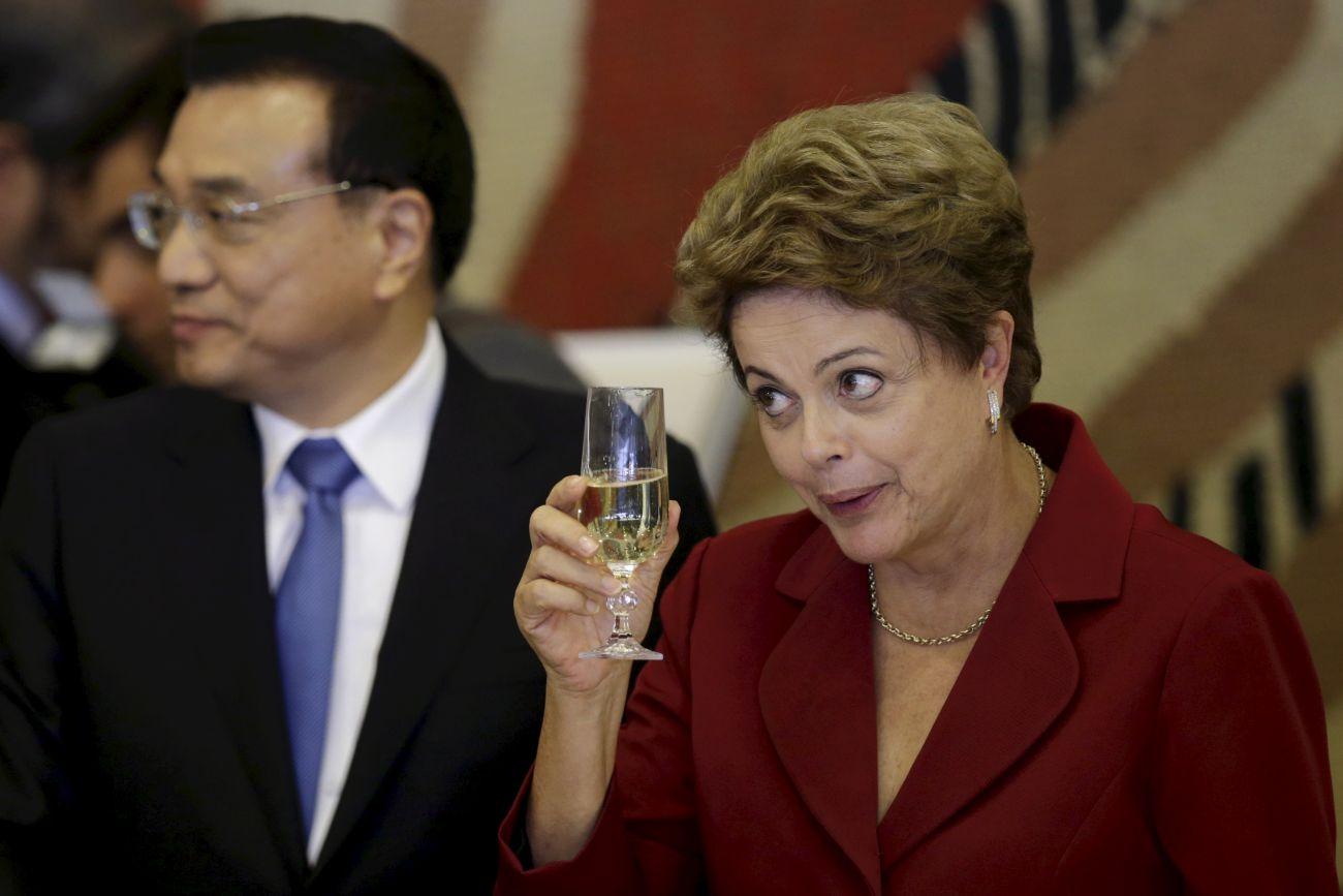 Li és Roussef kedden a brazil fővárosban. A dél-amerikai ország gazdaságának nagy szüksége van a kínai szerepvállalásra
