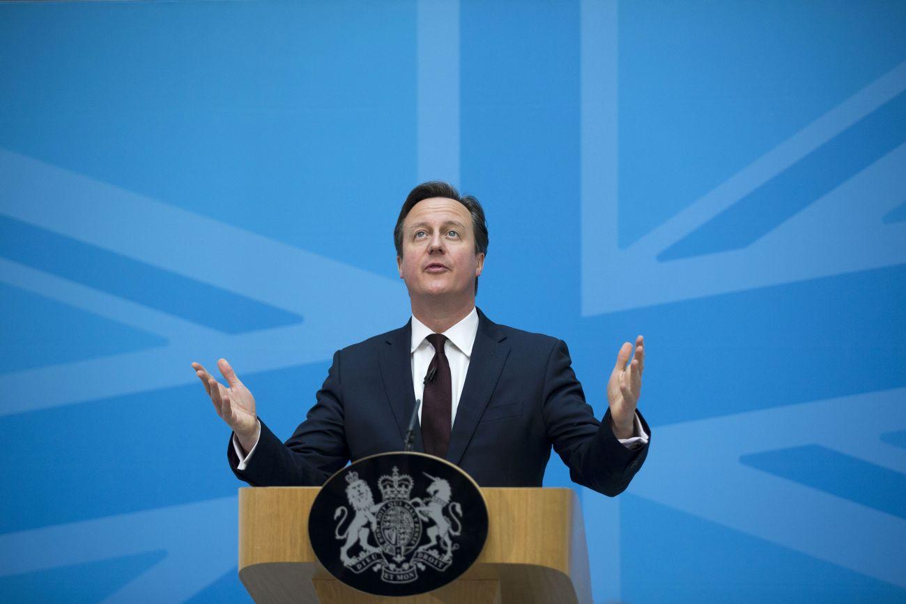 Cameron csütörtökön példátlan szigorral kompenzálta az ígéretszegést