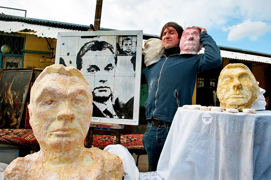 Sinkovics Ede szappanból készült Orbán-szobrai