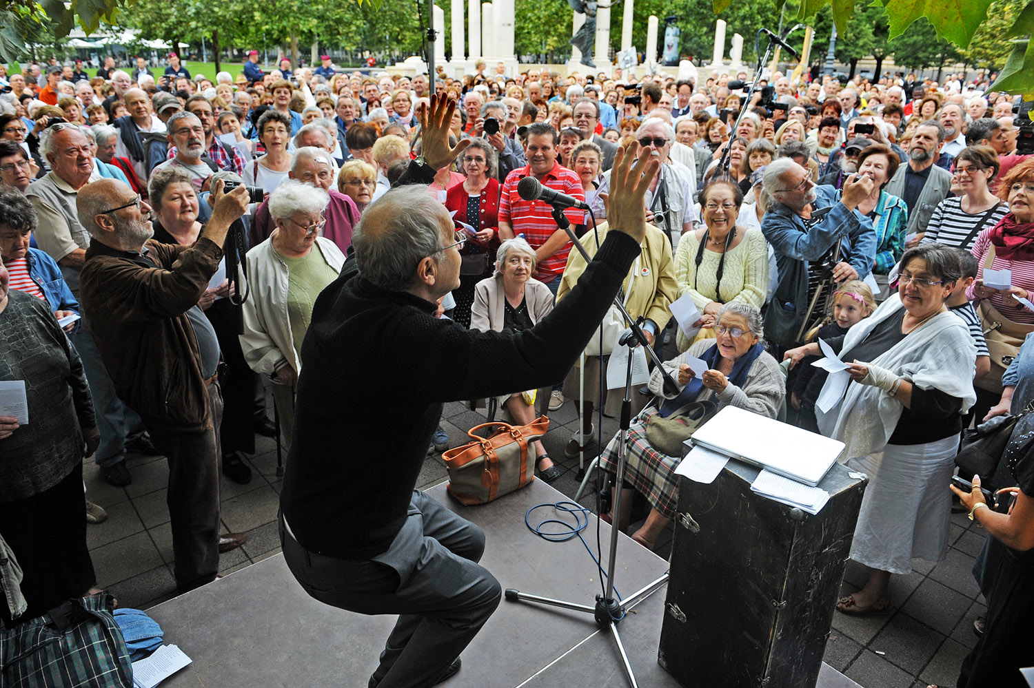 A Szabadságkórust idén június 21-én vezényli majd Fischer a Szabadság téren. Fotónk tavaly készült, az emlékmű árnyékában