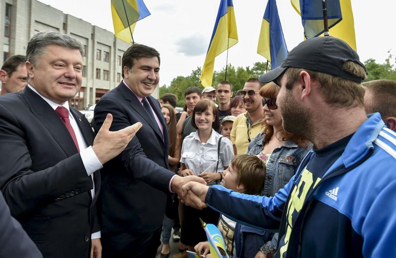 Szaakasvilit személyesen Porosenko mutatta be Odessza népének