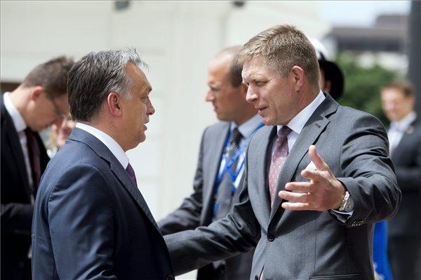 Robert Fico üdvözölte Orbán Viktort