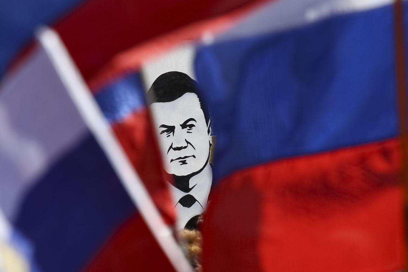 Oroszbarát tüntetés Janukovics-portréval  tavaly Donyeckben. Az állatkerthez semmi köze?