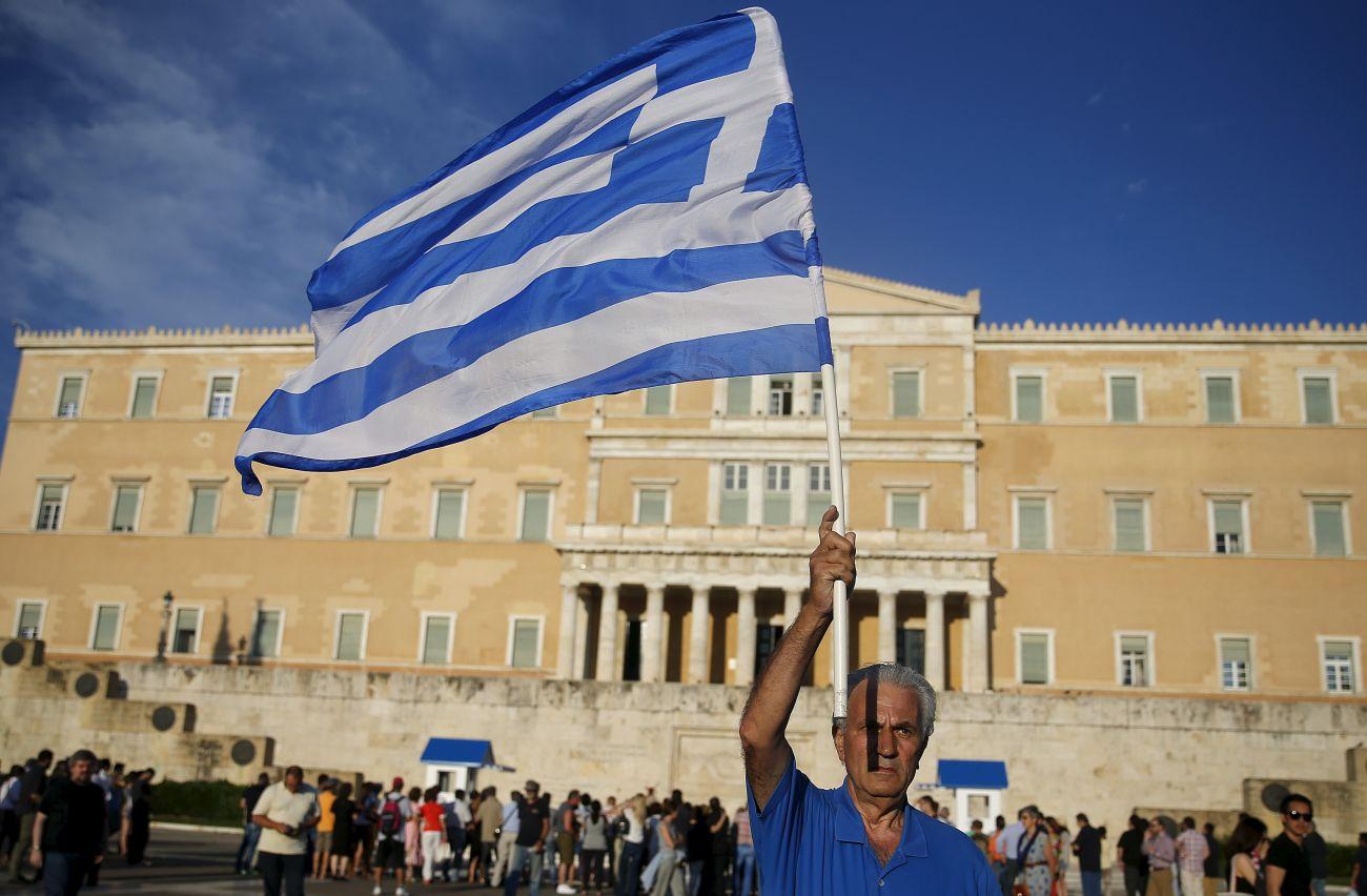 Athén központjában, a parlament előtti Szintagma téren a megállapodásért tüntettek