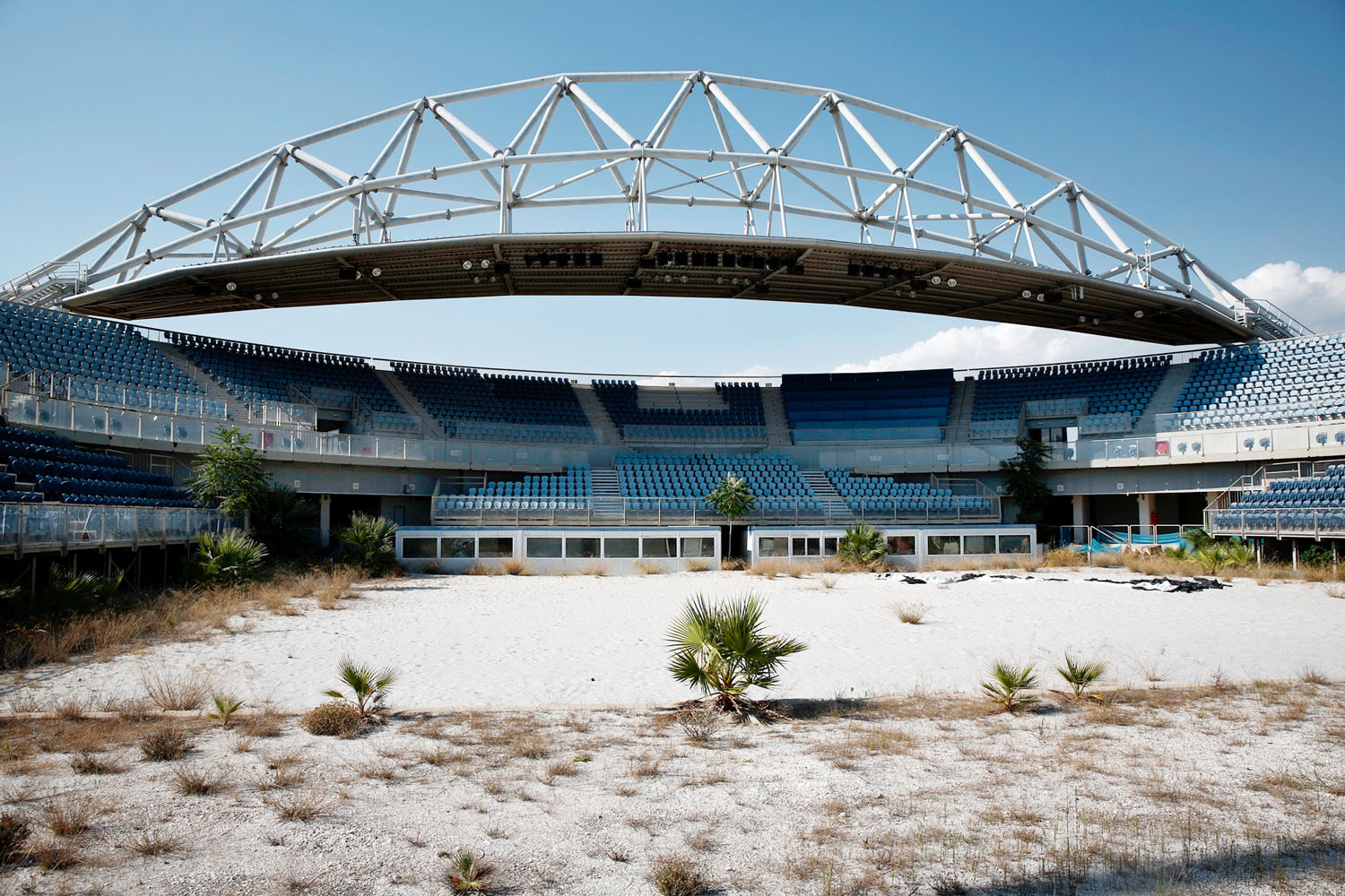Az elárvult athéni stadion az olimpia után tíz évvel
