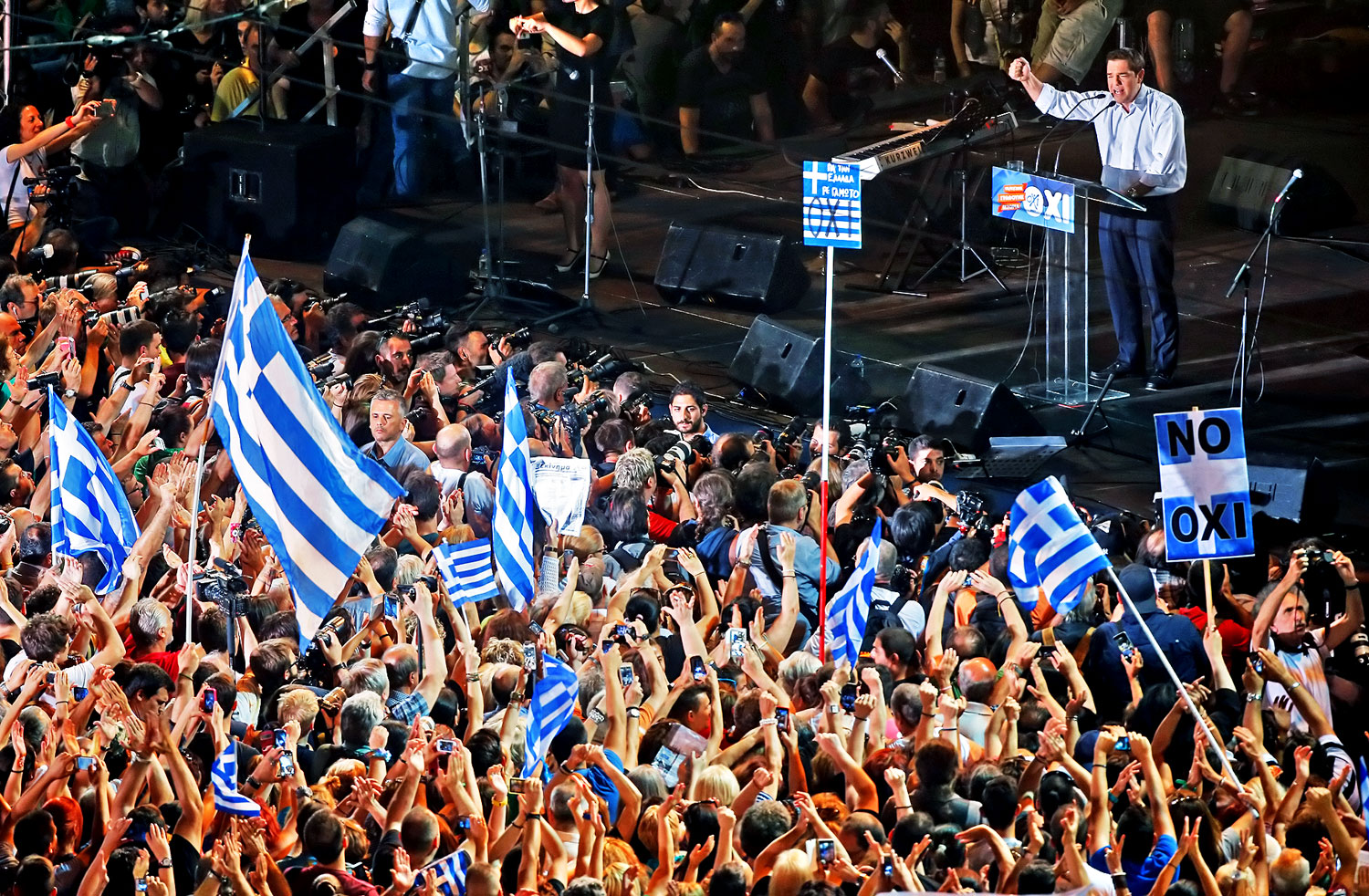 Ciprasz arra buzdította a Szintagma téren összegyűlt híveit, hogy „büszke nemmel” szavazzanak a referendumon