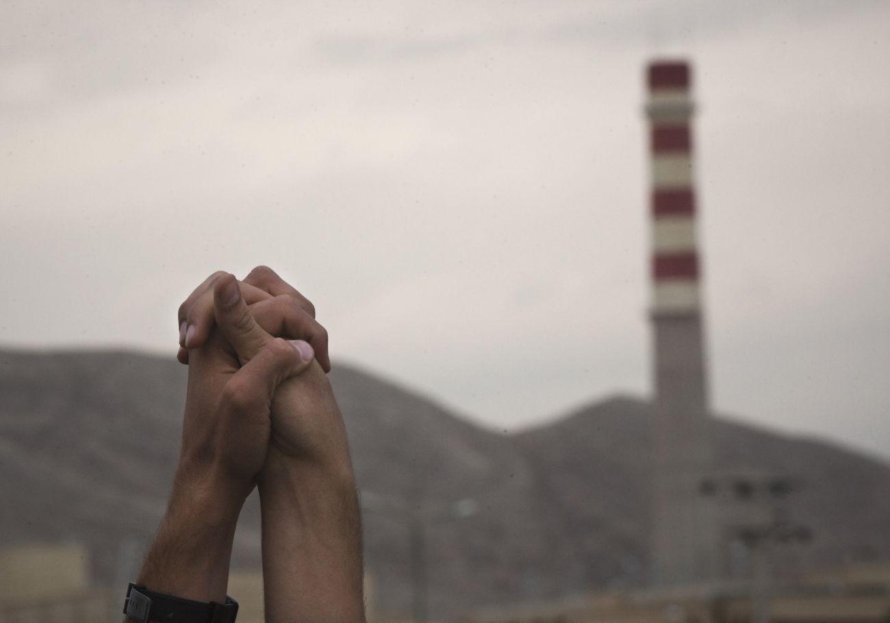 Az atomprogram melletti szimpátiatüntetés iszfaháni létesítménynél 2011-ben. A megállapodást nem baráttal kötötték