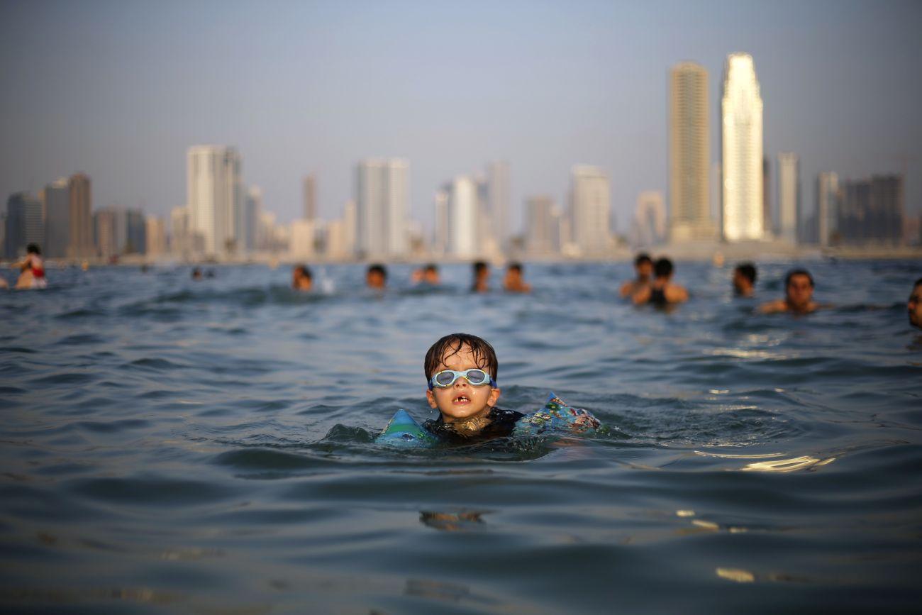 Úszólecke Dubajban. a befektetés megtérül