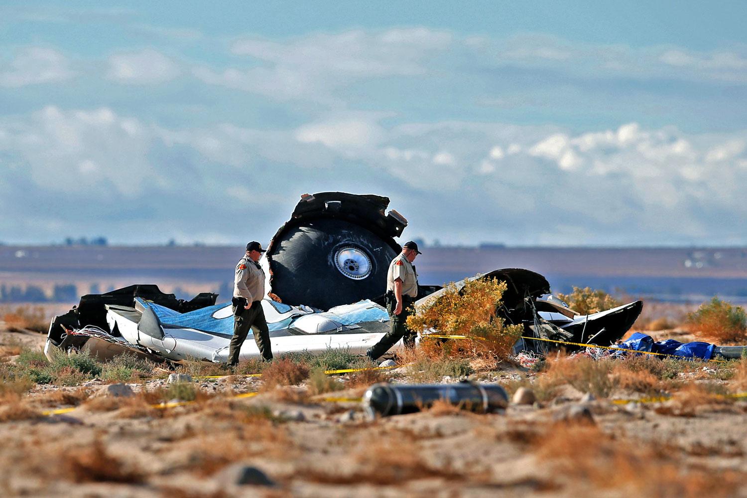 A SpaceShipTwo roncsai a Mojave-sivatagban