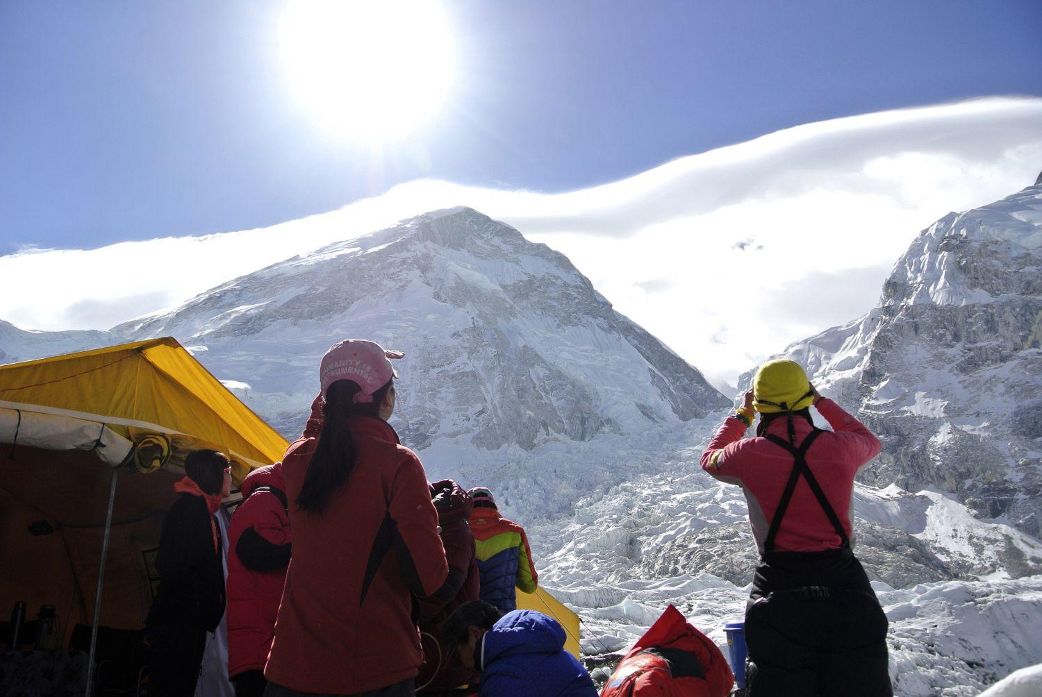 Hegymászók kémlelik a Himlalája gleccsereit - most már leshetik
