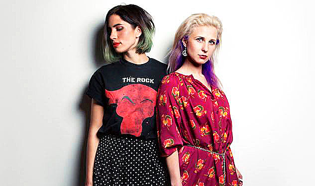 Nadja és Mása, a Pussy Riot két tagja beszélgetésre hív