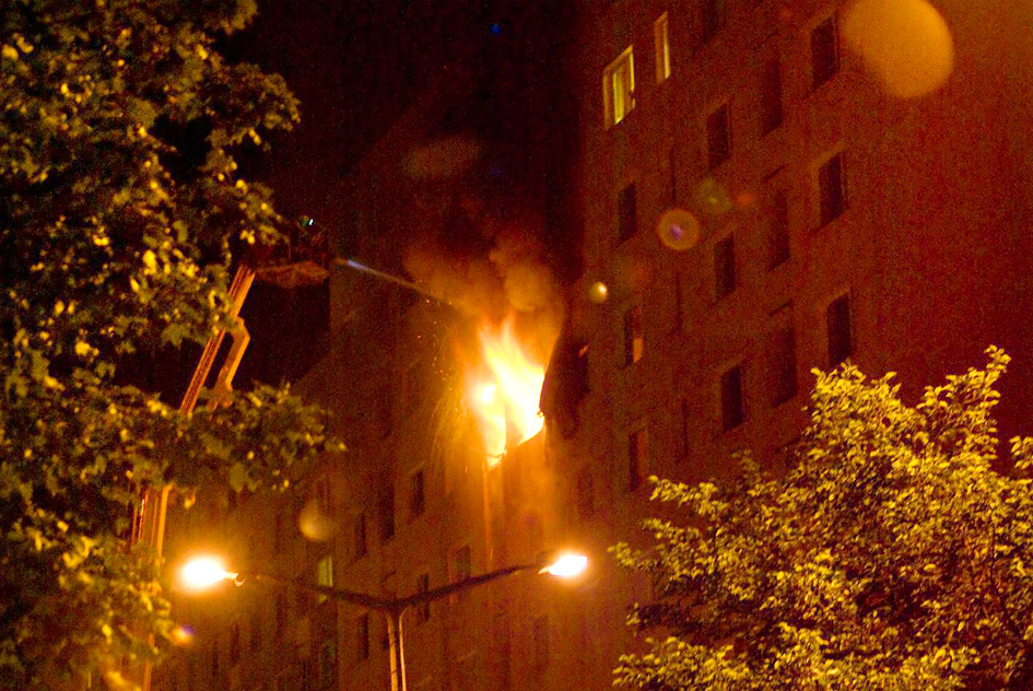 Így égett a lakás a miskolci panelépületben 2009. augusztus 15-én