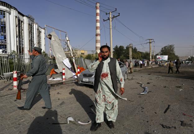 Autóba rejtett pokolgéppel robbantott egy öngyilkos merénylő Kabulban