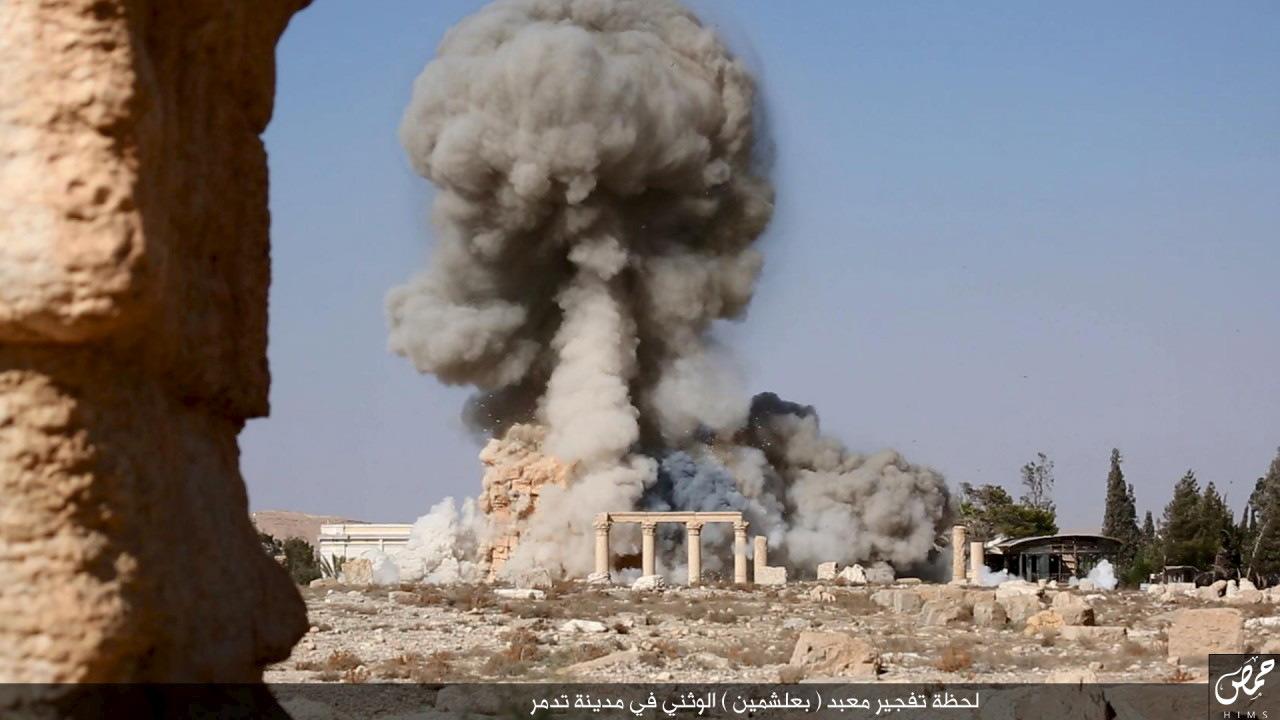 Baál-Samin templomához az Iszlám Állam sopkkal több robbanóanyagot használt. A pusztításról készített felvételeket a dzsihadisták az interneten tették közzé.