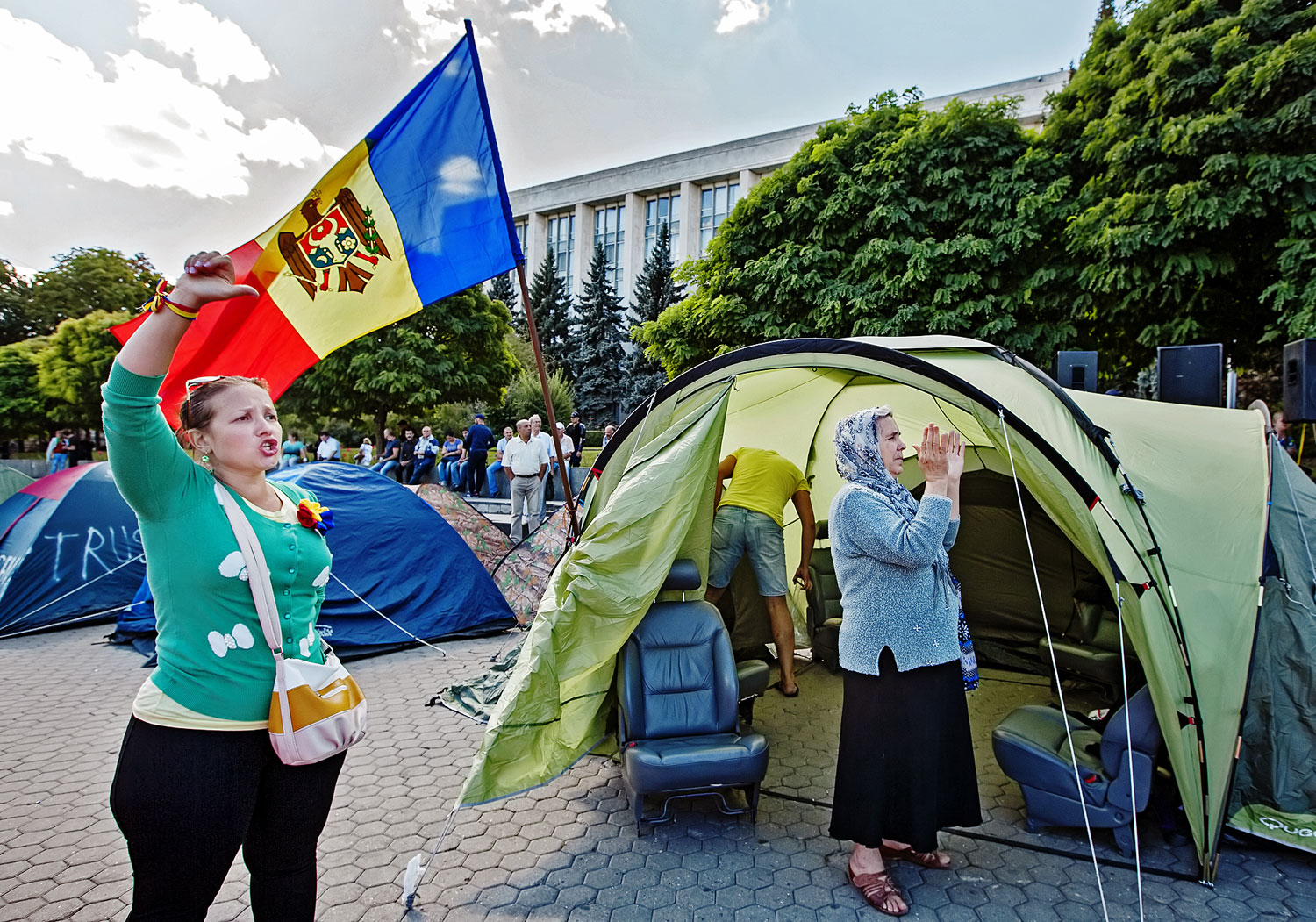 Táborozó tüntetők Chisinauban. Nyomás alatt