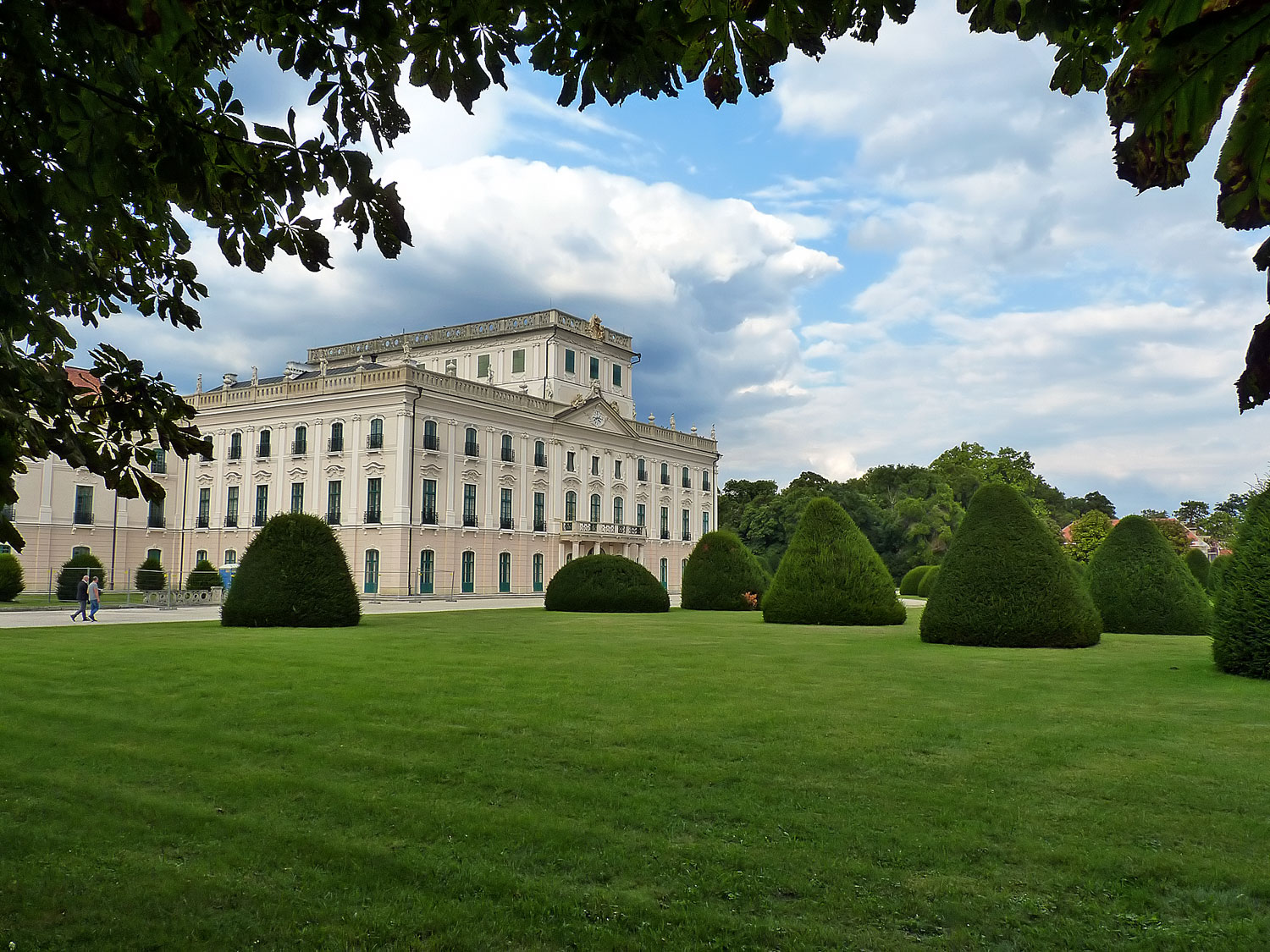 Nemcsak az épület, a park is megújult a fertődi Esterházy-kastélynál