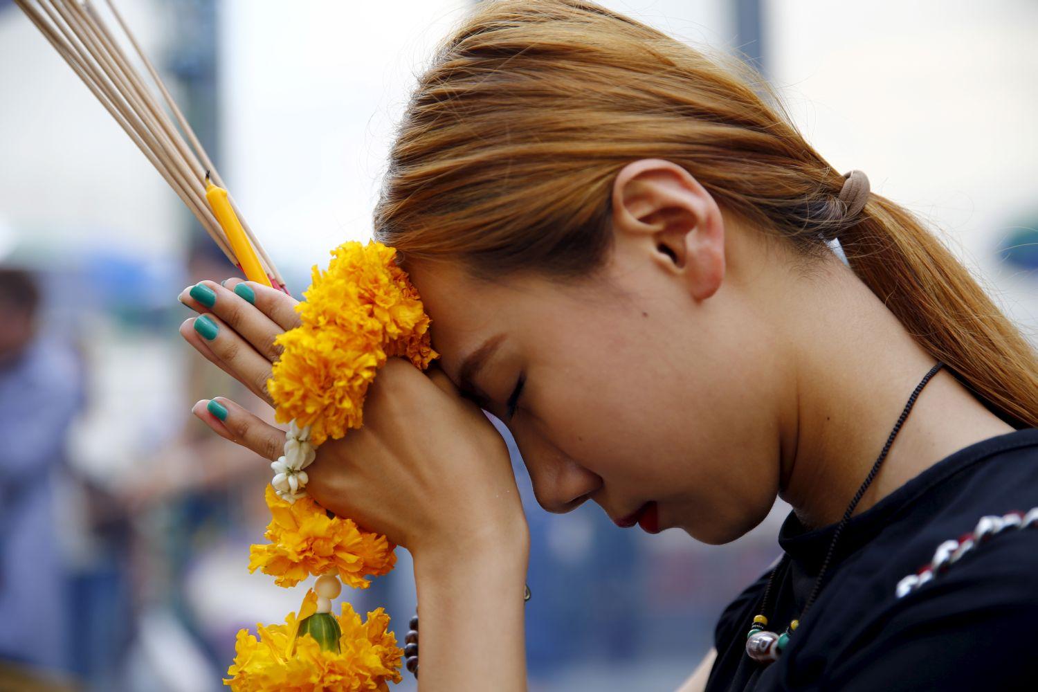 Az áldozatokért imádkoztak Bangkokban