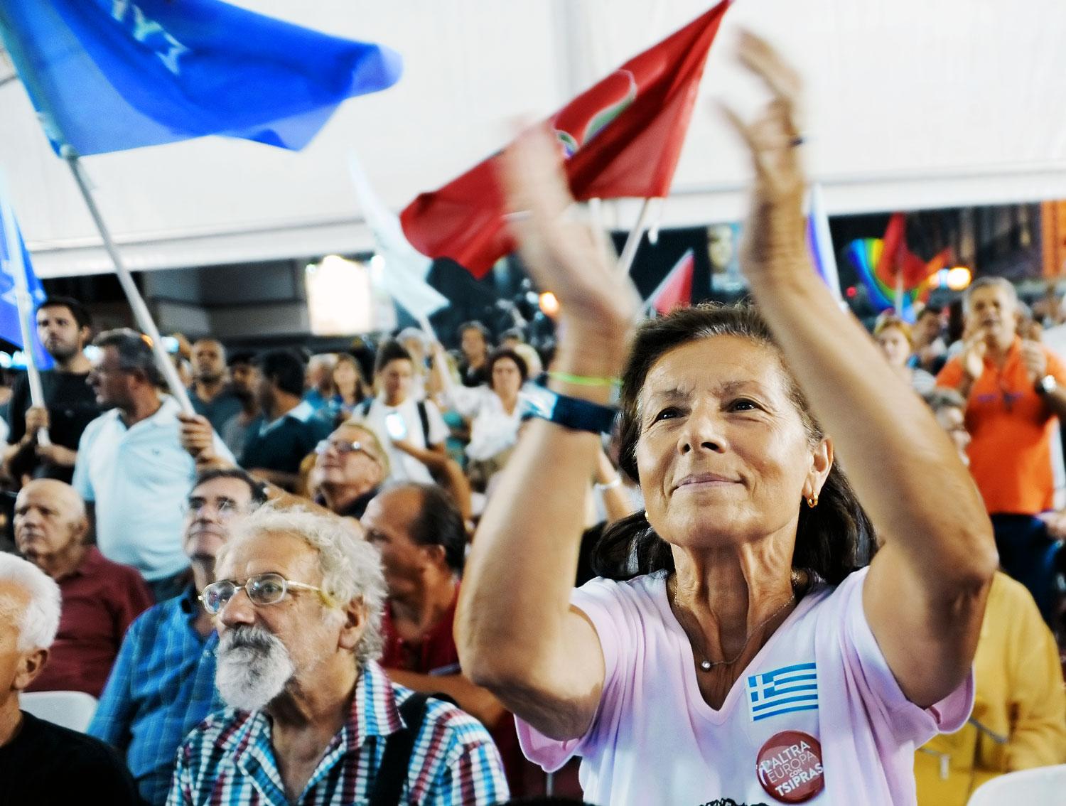 A Sziriza hívei ünneplik a párt győzelmét