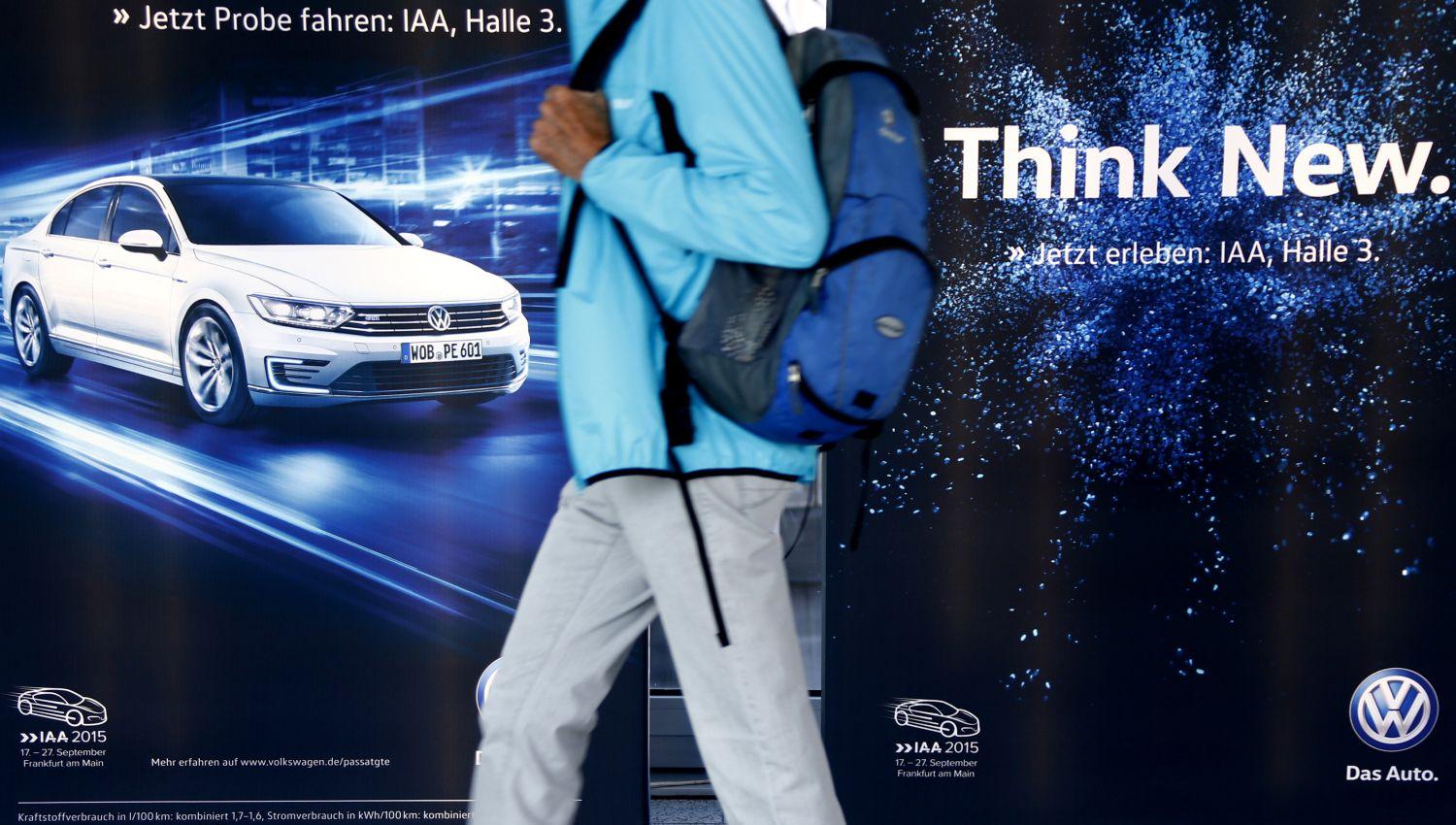 Új gondolatokra buzdít a VW reklámplakátja, és valóban, nem hétköznapi ötlettel csapták be a vevőiket