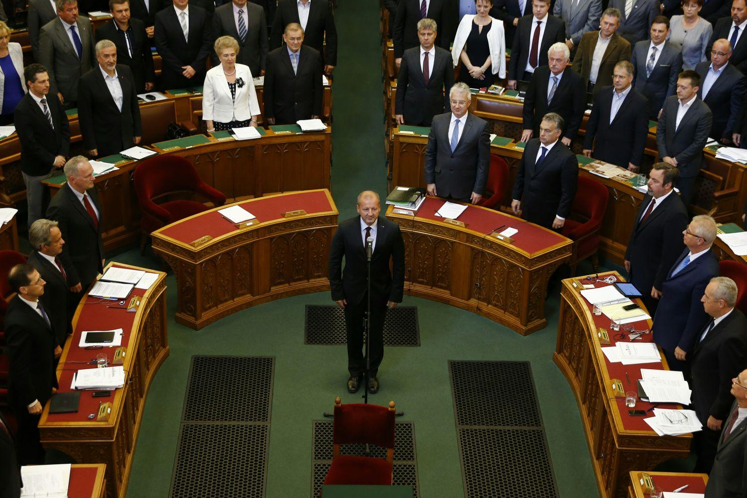 Simicskó István honvédelmi miniszteri eskütétele a parlamentben