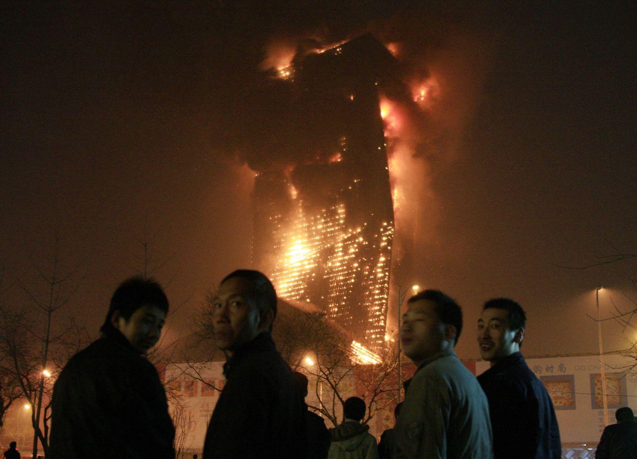 Háztűznéző 2009-ben Pekingben. A törvény adja meg a választ