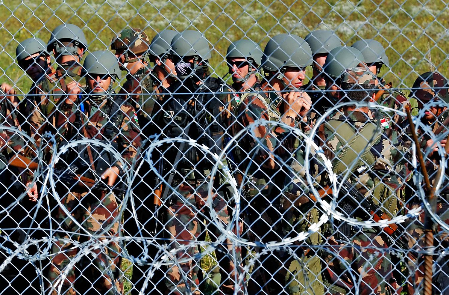 Magyar katonák a déli határon